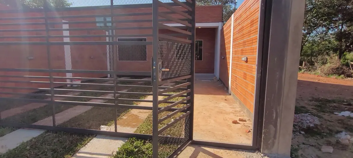 Dúplex de ladrillo visto construido por CC Arquitectura