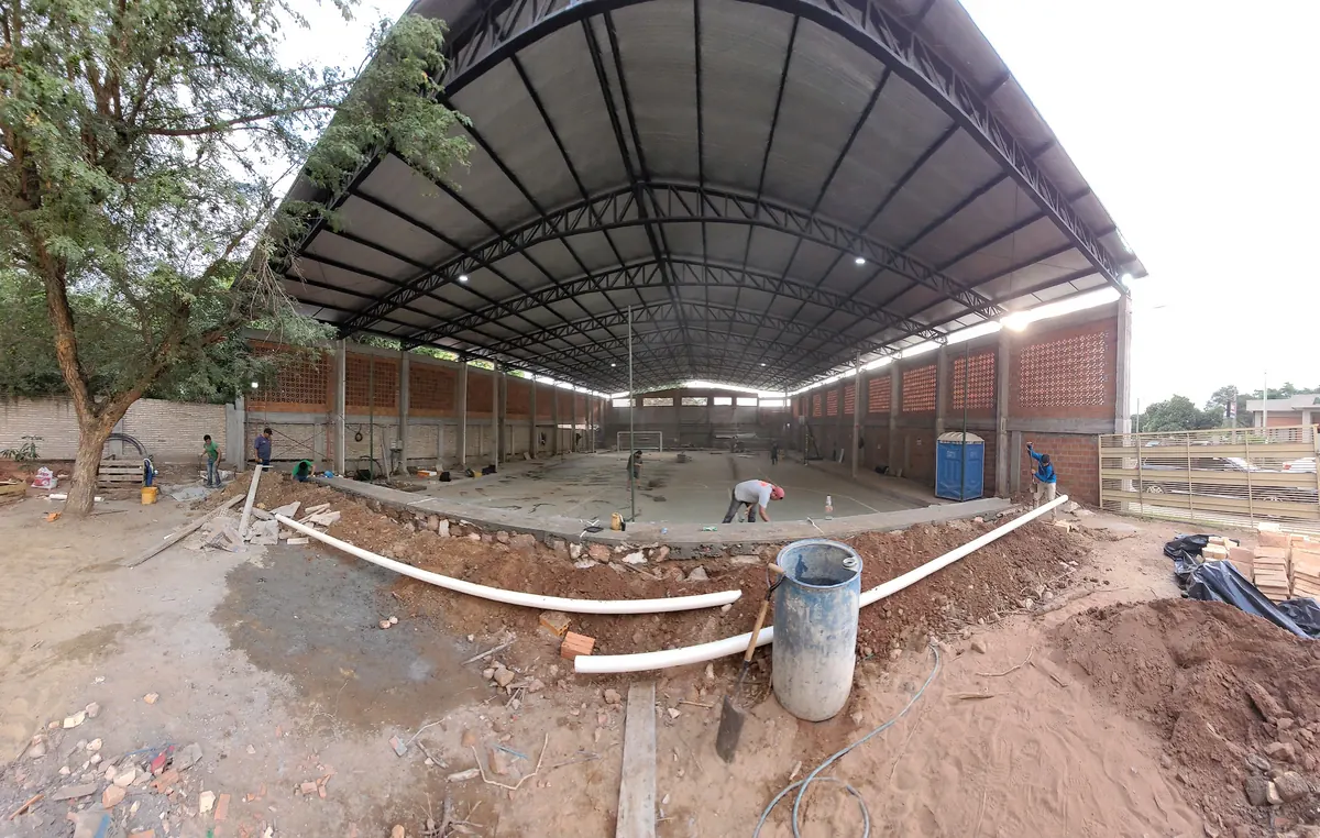 Cubierta metálica del polideportivo Las Palmeras