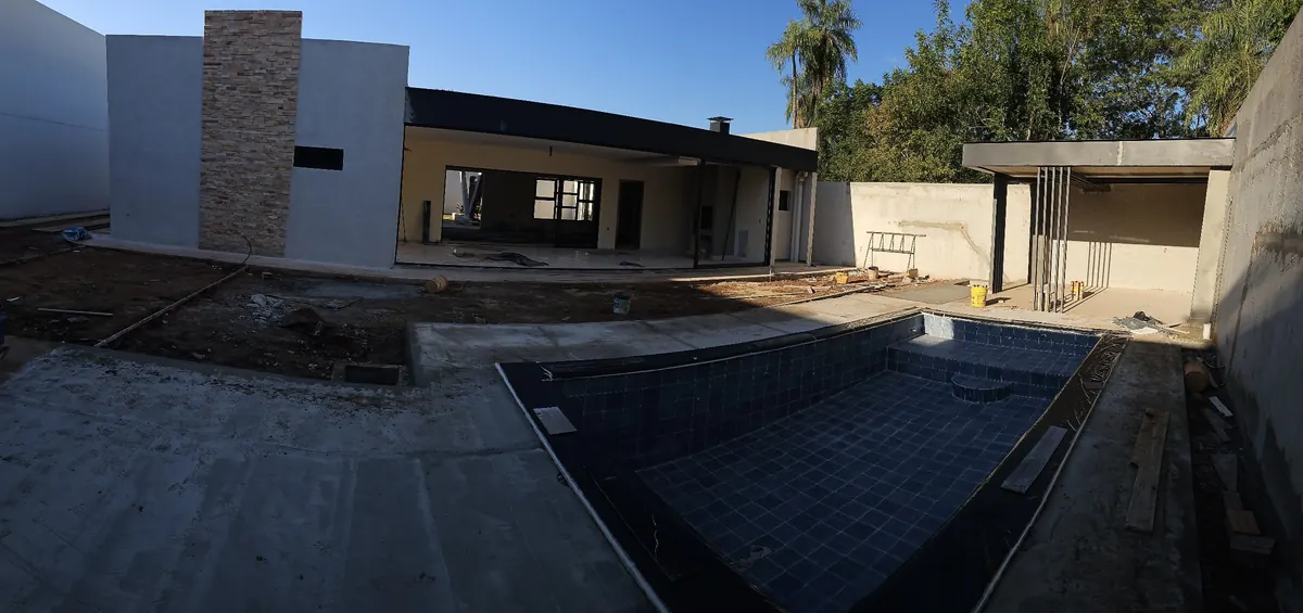 Piscina en construcción